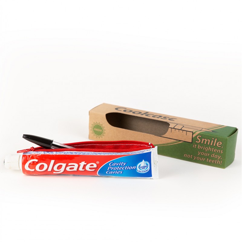 Astuccio dentifricio fatto con tubetti di dentifricio riciclato Colgate